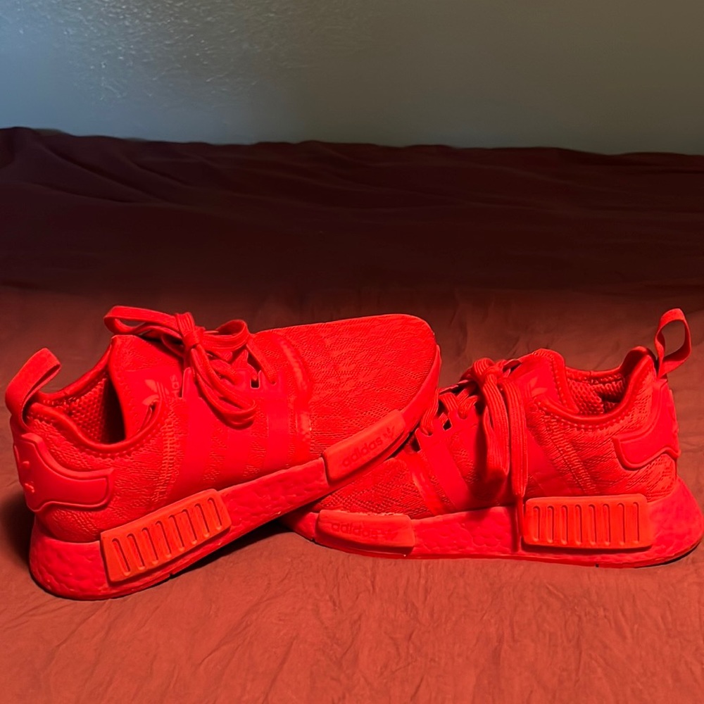 ❤️RED ADIDAS SNEAKERS❤️